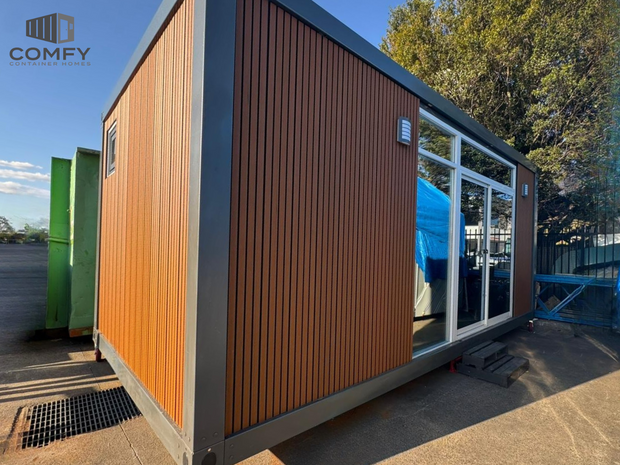 6m Modern Container Home – Fully Equipped & Insulated